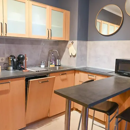Апартаменти Gondola Retreat - Cozy 1br Near The Lift By Flat Mаnager Бансько